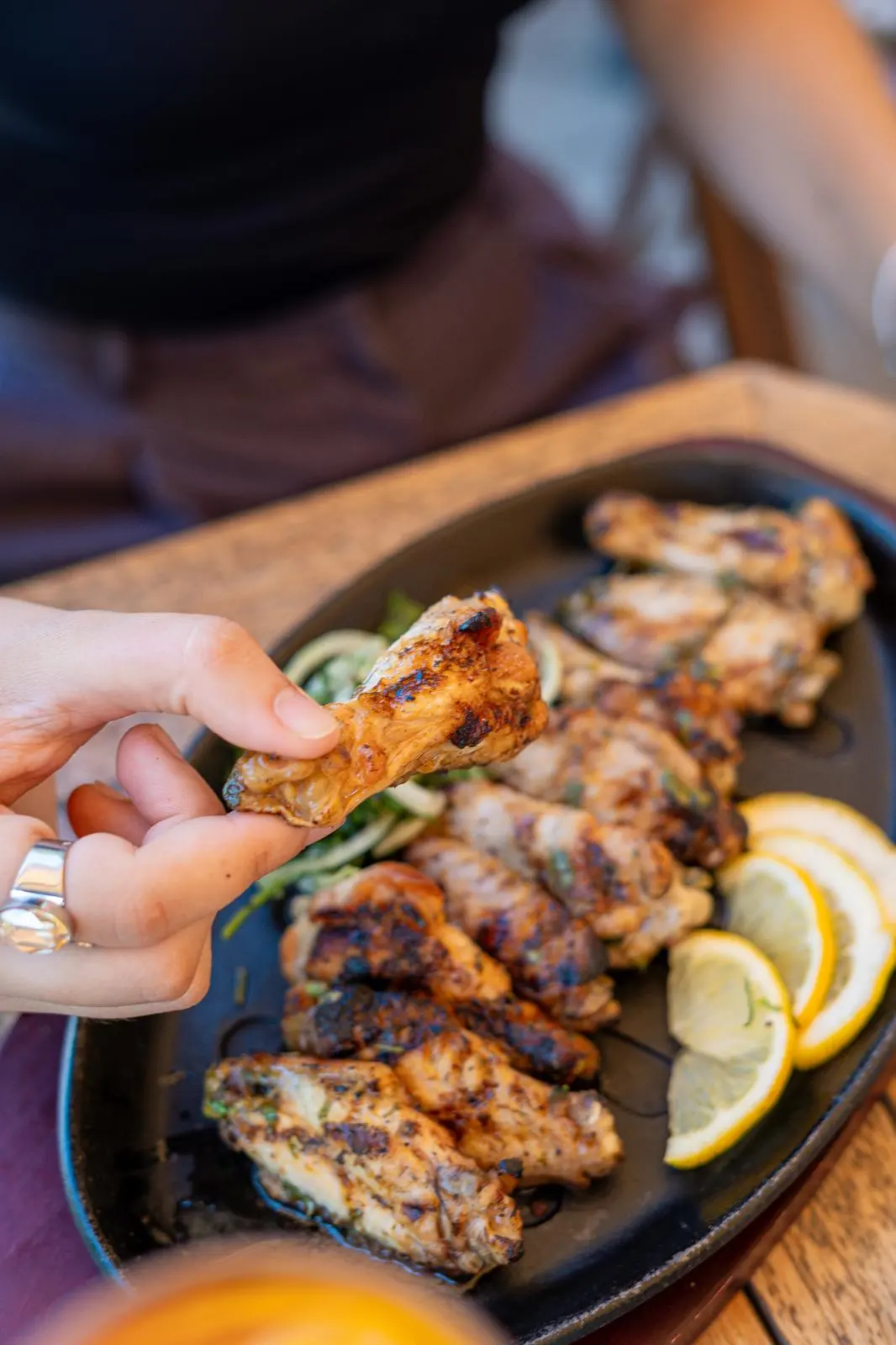 Ailes de poulet marinées au citron et à l'ail