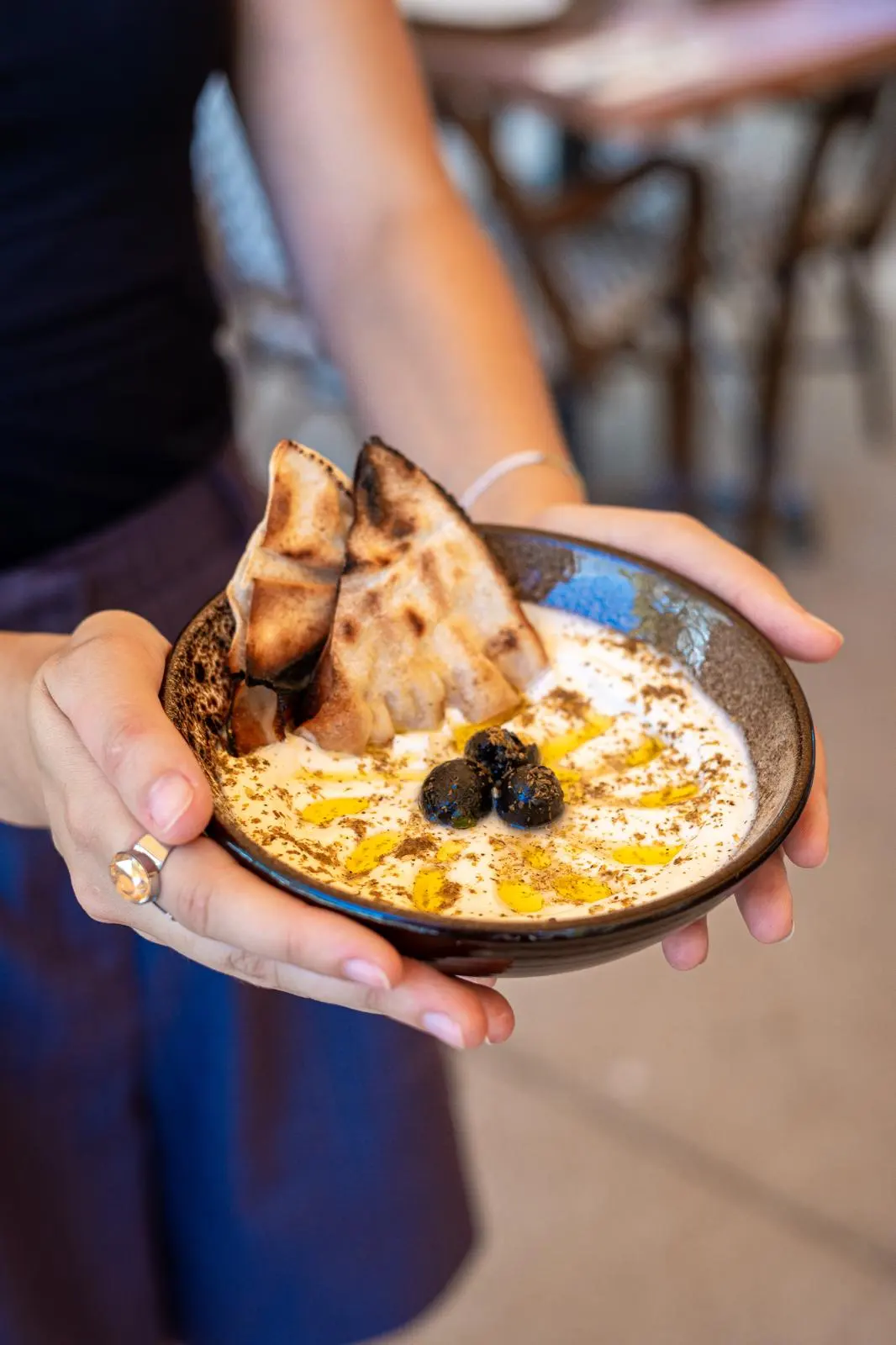 Labné servi avec du pain libanais grillé